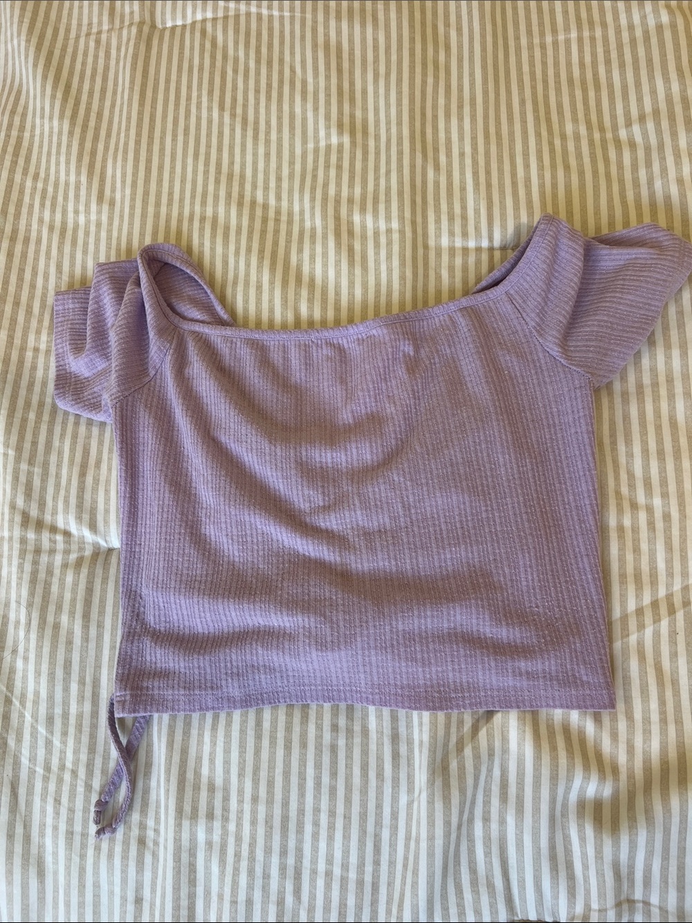 Lavender Ruched Front Crop Top - Picture 3 of 4